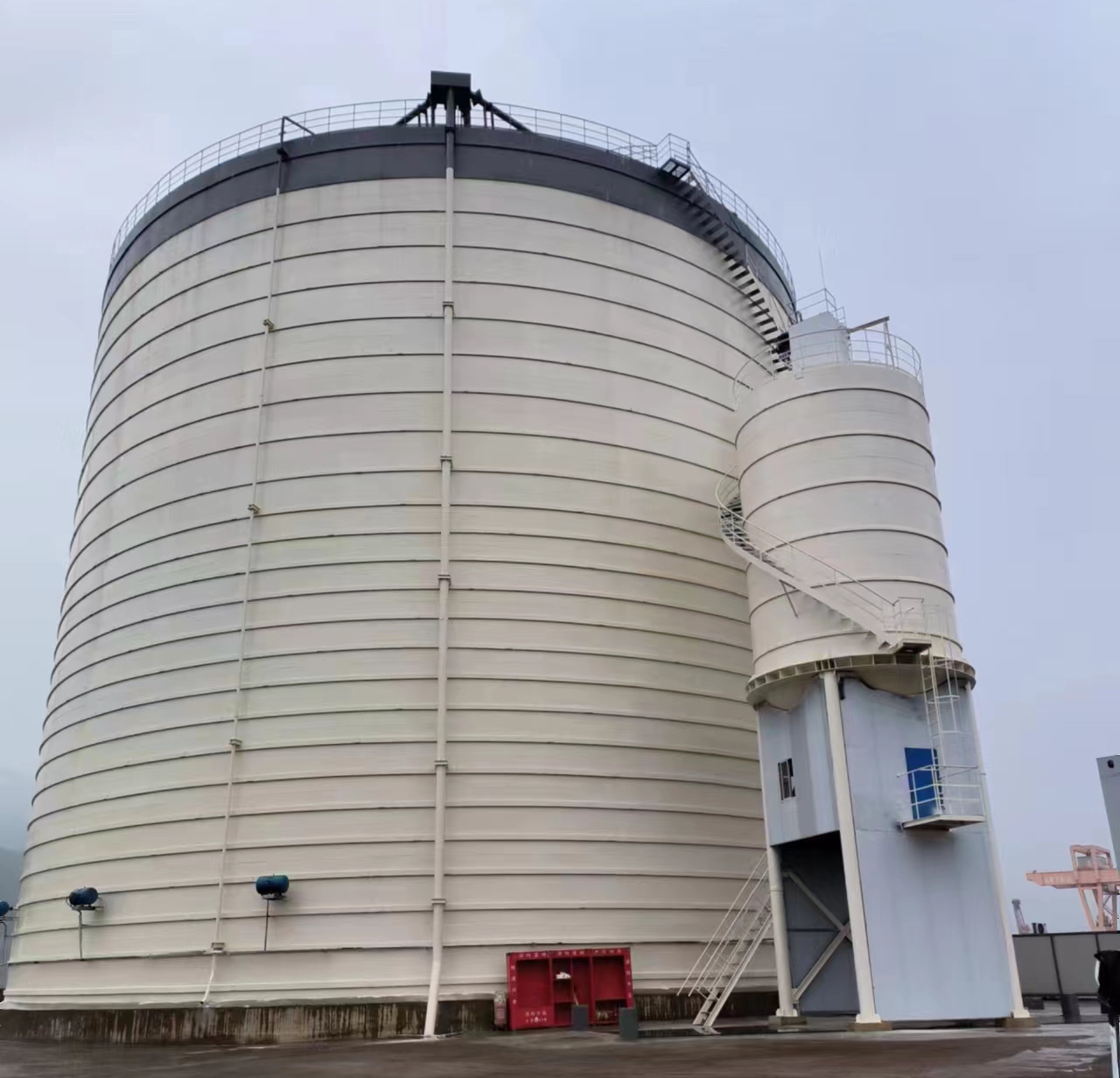 镜铁区10万吨水泥钢板库